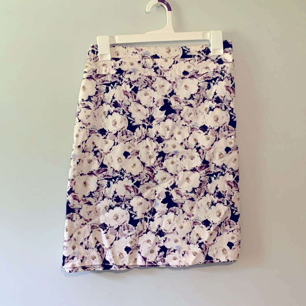 Size 14 cotton knee length skirt
